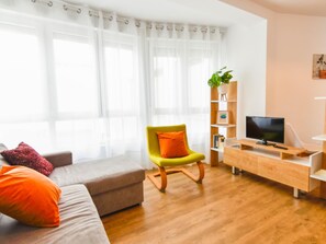 TV - Cosy flat on La Concha beach (Suances)