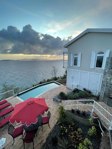 Secluded Oceanfront Villa with pool and incredible view! Welcome to Paradise!
