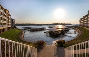 Property grounds - Designer Condo w/ Incredible Views – Elevator – Waterpark – Pool Just Steps Away (Osage Beach)