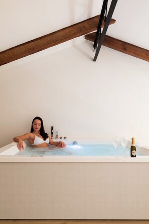 Suite, bain à remous | Bain à remous privé