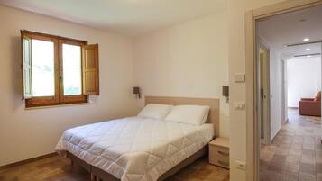 2 camere, culla da viaggio, Wi-Fi gratuito