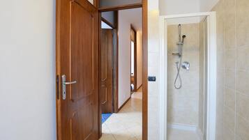 Badewanne, Haartrockner