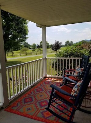 Terrace/patio - Drennen Ridge Farm Guest House (Marlinton)