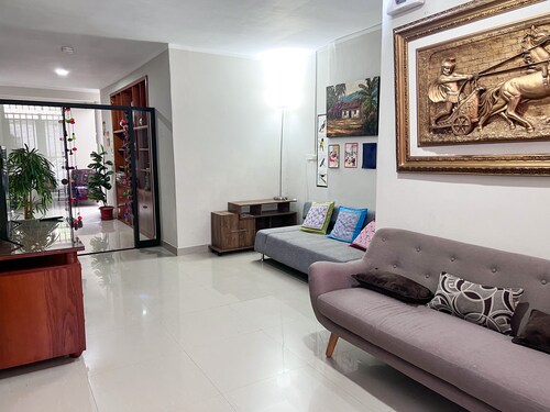 CHANE HOUSE - Central and Accessible