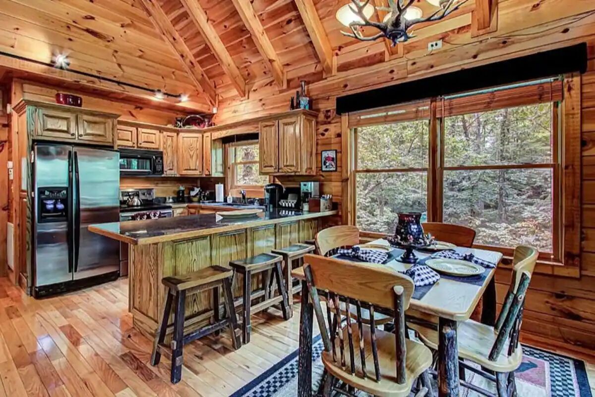 冰箱、微波炉、烤箱、炉灶