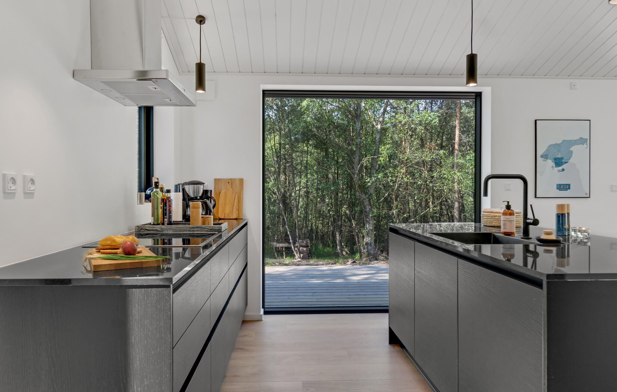 Kjøleskap, oppvaskmaskin og kaffetrakter/tekoker