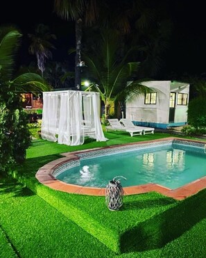 10 kolam renang outdoor