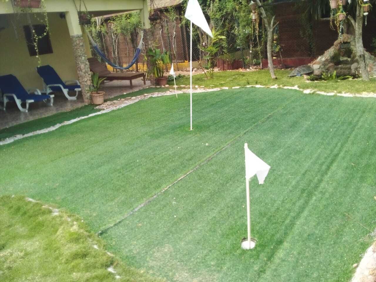 Mini-golf