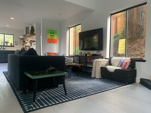 TV, fireplace - Cozy Writer's Retreat in the Redwoods - just up the hill from the Russian River! (Guerneville)