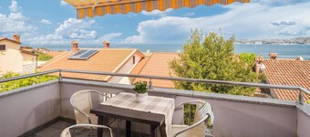 Stunning home in Crveni Vrh with WiFi