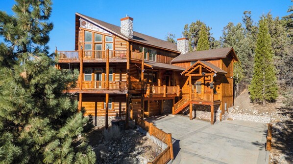 House (4 Bedrooms) | Interior - Starlight Retreat by Avantstay Gorgeous Log Style Home w/ Incredible Views! (Big Bear Lake)