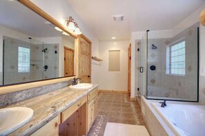 House (4 Bedrooms) | Interior - Starlight Retreat by Avantstay Gorgeous Log Style Home w/ Incredible Views! (Big Bear Lake)
