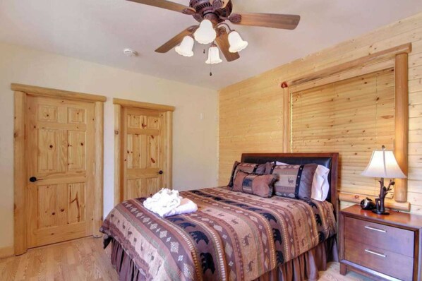 House (4 Bedrooms) | Interior
