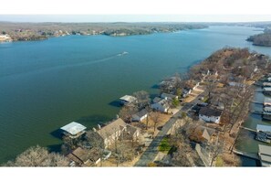 Aerial view - Lakefront Mansion w/ SwimSpa&Dock sleeps 20 (Osage Beach)