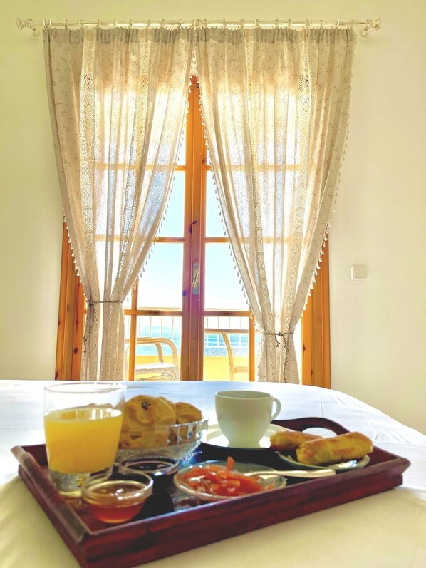 In-room dining - Armonia - Elegant Apartments (Mantoudi-Limni-Agia Anna)