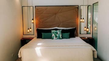 11 bedrooms, in-room safe, desk, free WiFi