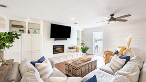 House (Multiple Bedrooms) | Interior - Harborside by Avantstay Expansive Destin Retreat (Destin)