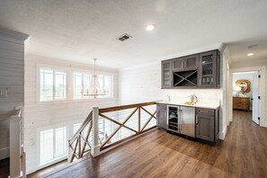 Interior - Harborside by Avantstay Expansive Destin Retreat (Destin)