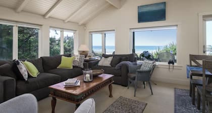 Chapman Cove by Avantstay Gorgeous Beach Bungalow w/ Sauna