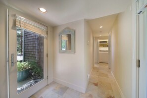 Interior - Chapman Cove by Avantstay Gorgeous Beach Bungalow w/ Sauna (Cannon Beach)