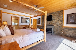 4 bedrooms, iron/ironing board - Gorgeous Ski In/ Ski Out Home w/ Game Room & Hot Tub! Clover by Avantstay (Big Bear Lake)