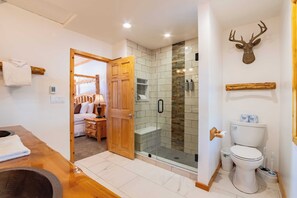 Huis (4 Bedrooms) | Badkamer | Zeep, shampoo