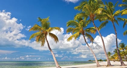 Casita de Catherine by Avantstay 1 Block to Duval St w/ Hot Tub!