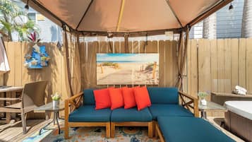 House (1 Bedroom) | Interior