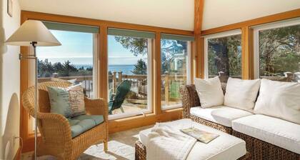 Coastal Getaway in Manzanita w Fire Pit, Guest House & Views Seagrove by Avantstay