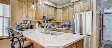 House (4 Bedrooms) | Interior