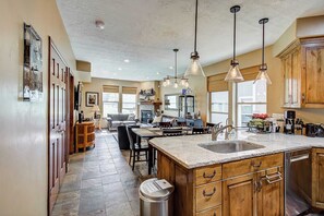 Interior - Park Ave Getaway by Avantstay Cozy Cottage Close to Main Street & Town Ski Lift (Park City)