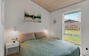 3 slaapkamers, een strijkplank/strijkijzer, reisbedje, gratis wifi