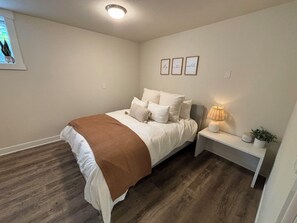 2 bedrooms, desk, iron/ironing board, free WiFi