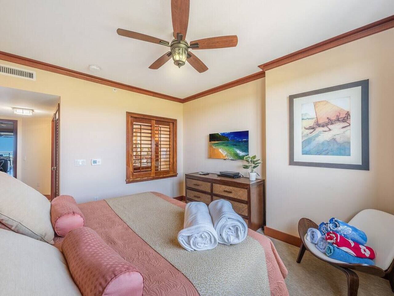 2 bedrooms, desk, iron/ironing board, travel crib