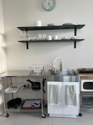 Fridge, microwave, coffee/tea maker, electric kettle - Animas Art House (Trinidad)