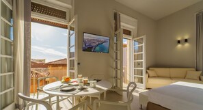 1 bedroom, in-room safe, iron/ironing board, WiFi