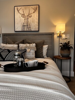 4 bedrooms, free WiFi, bed sheets - Upper Rideau - “The West” Resort (Portland)