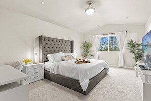 4 bedrooms, desk, travel cot, free WiFi - Q House in Marysville 4BR, 3.5Bath + AC Amazing Views, Kid & Pet Friendly (Marysville)