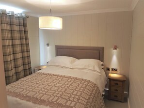 2 bedrooms, iron/ironing board, free WiFi