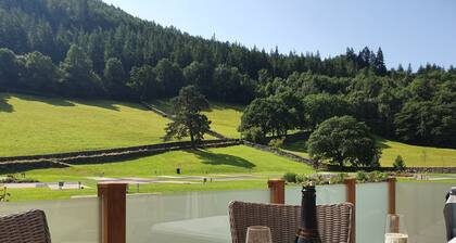 Luxury hot tub lodge in Betws-y-Coed, ideal for exploring Snowdonia National Park