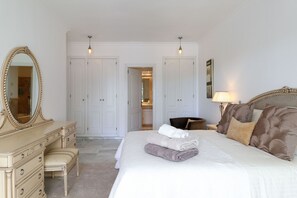 3 bedrooms, iron/ironing board, free WiFi, bed sheets - Bahia Real apartment with large terrace (Marbella)