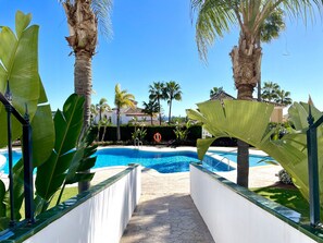 Pool - Bahia Real apartment with large terrace (Marbella)