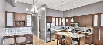 Lovely 2-Bedroom Unit in Springfriend