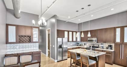 Lovely 2-Bedroom Unit in Springfriend