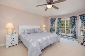 4 bedrooms, desk, WiFi, bed sheets