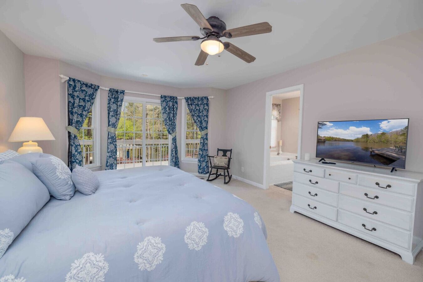 4 chambres, bureau, Wi-Fi, draps fournis