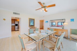 Dining - Casa Caribe #2 - 3 Bed, 3 Bath - Panorama Luxury Oceanfront Condo, Ground Floor (Seven Mile Beach)