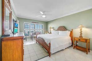 3 bedrooms, desk, WiFi