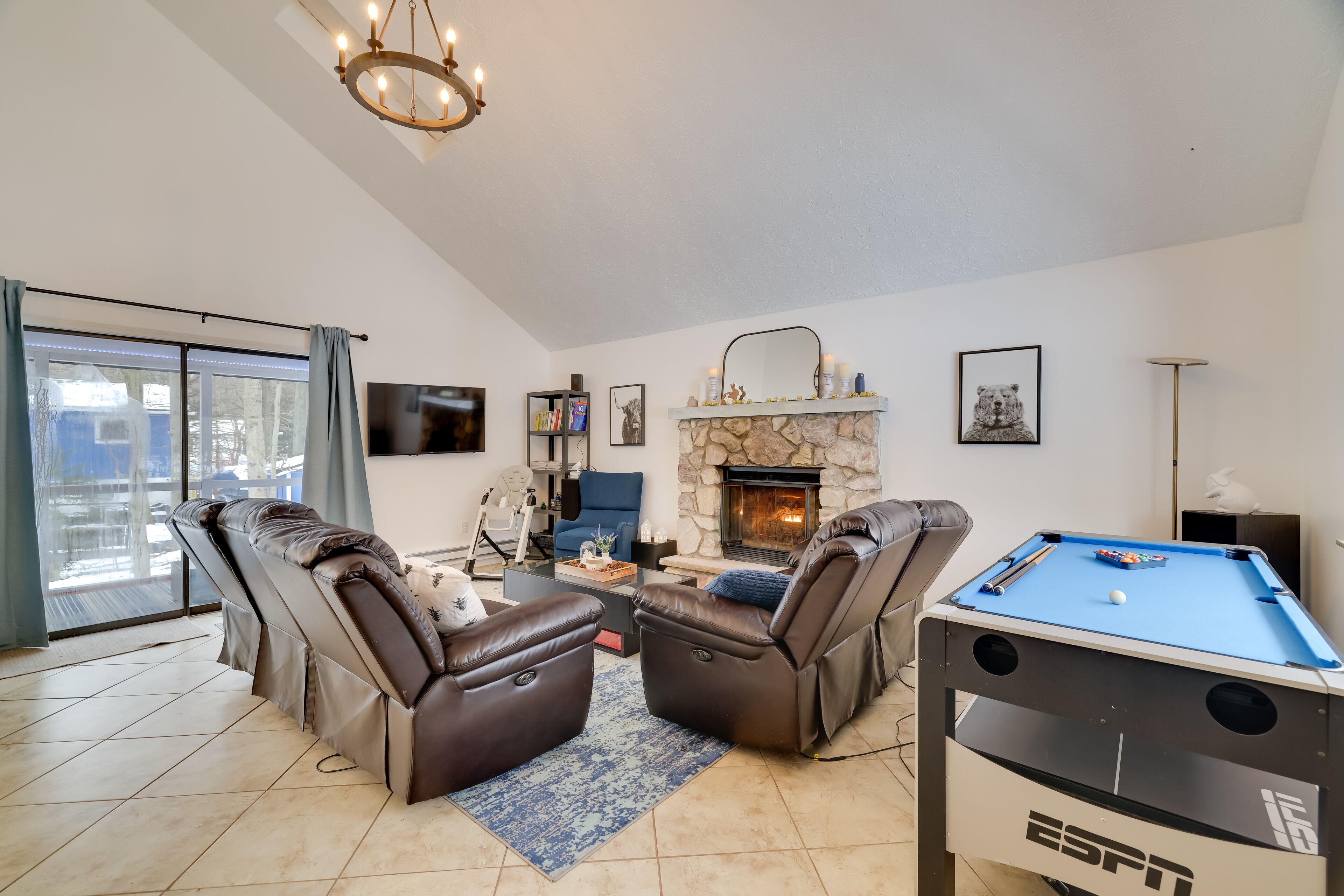 Tobyhanna Home w/ Fire Pit + 3 Community Pools!