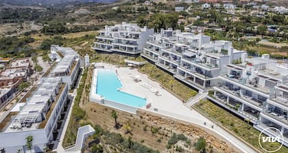 Sonrisa | Townhouse with pool in Estepona